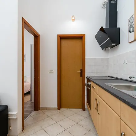 Apartment More Affordable And Close To The Beach In Umag - Zambratija Zambratija (Istria)